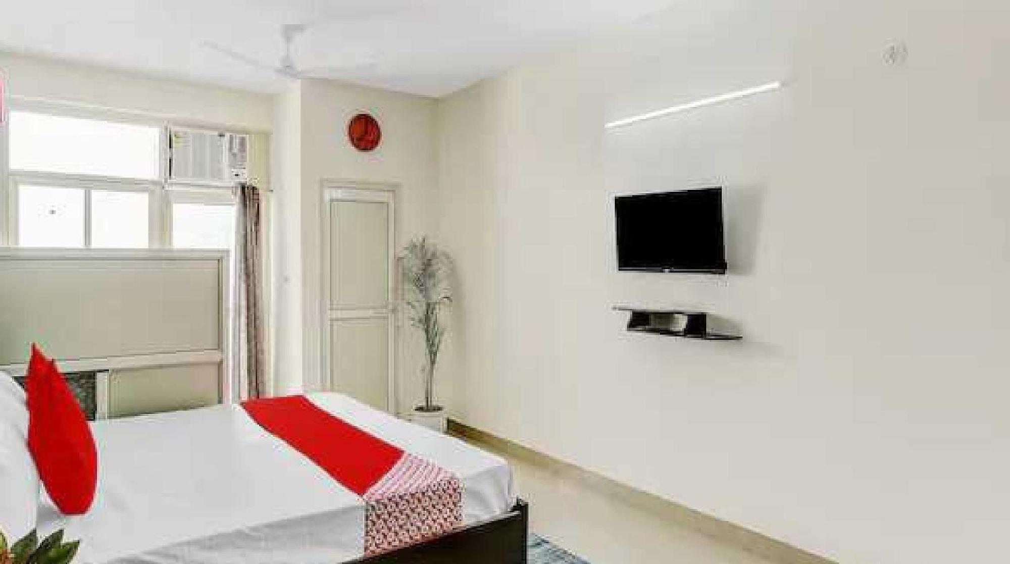 Hotel O Krishna Orchid Near Noida Sector 81 Metro Station المظهر الخارجي الصورة